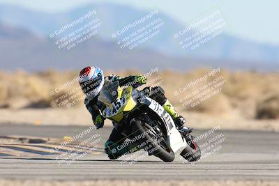 media/Dec-07-2025-CVMA (Sun) [[3e7d2de5dc]]/Race 9-Formula UL Shootout/